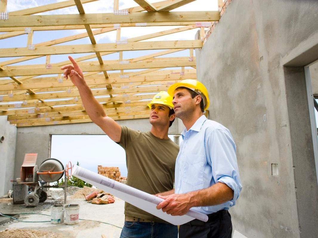 Memphis kitchen remodeler going over plans for new project