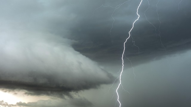 Severe Thunderstorms Northwest Arkansas, weather map with temperatures.