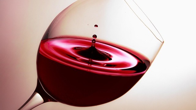 Image of wine in a glass.