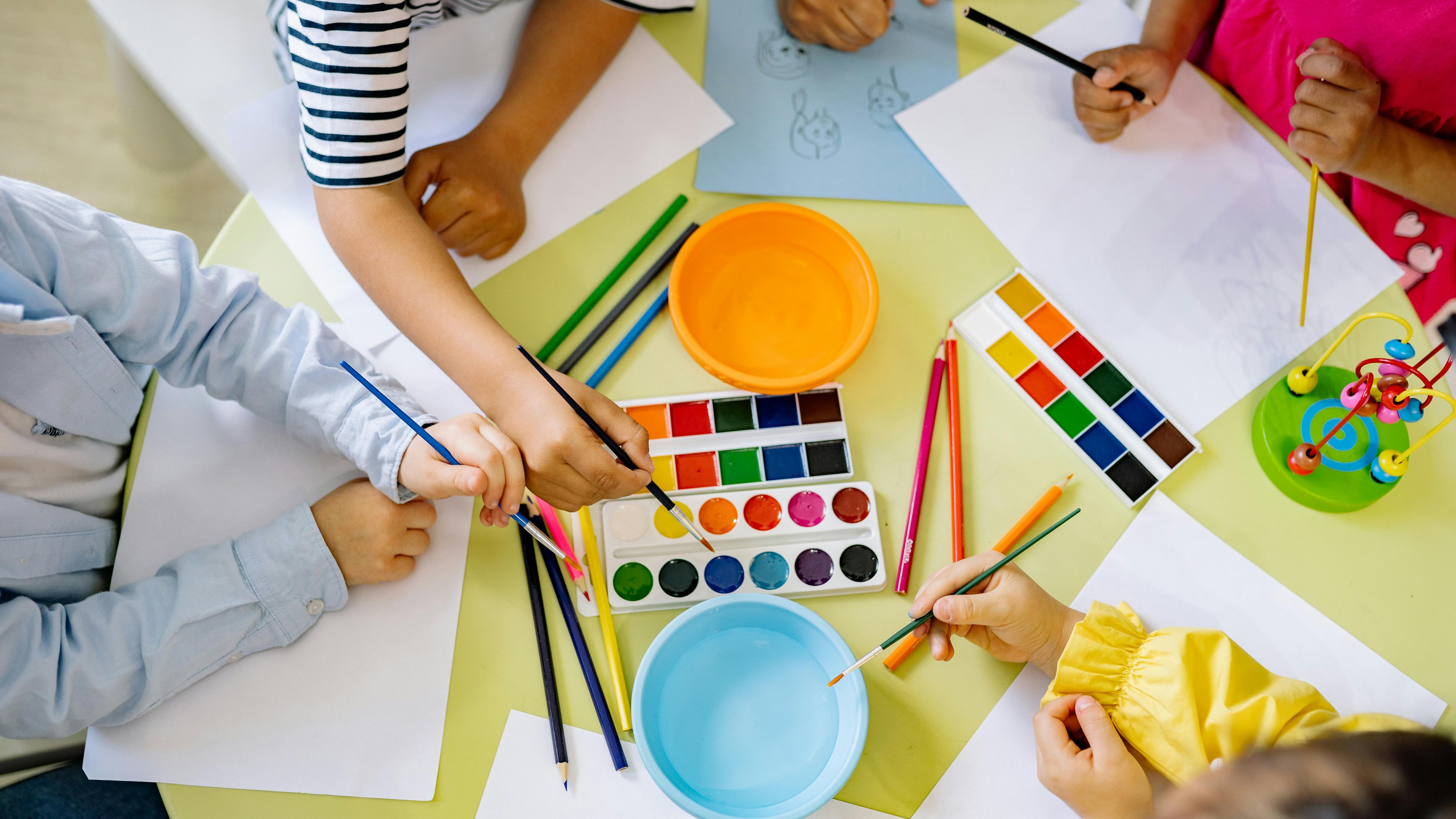 school kids drawing