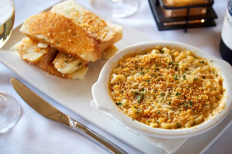 Zephyr Grill & Bar Restaurant in Brentwood California