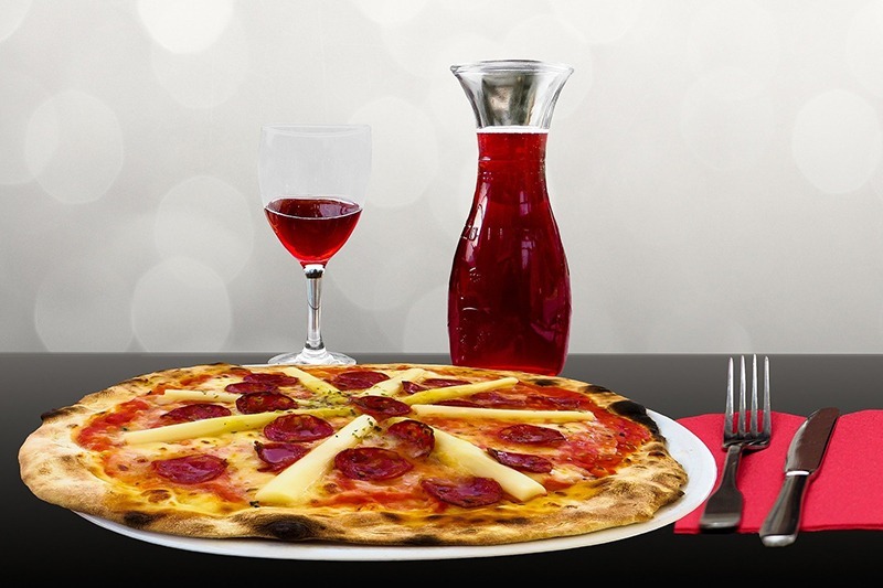 Four Corners Pizza Restaurant in Crockett California