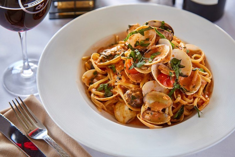 Smith's Landing Seafood Grill Restaurant in Antioch California