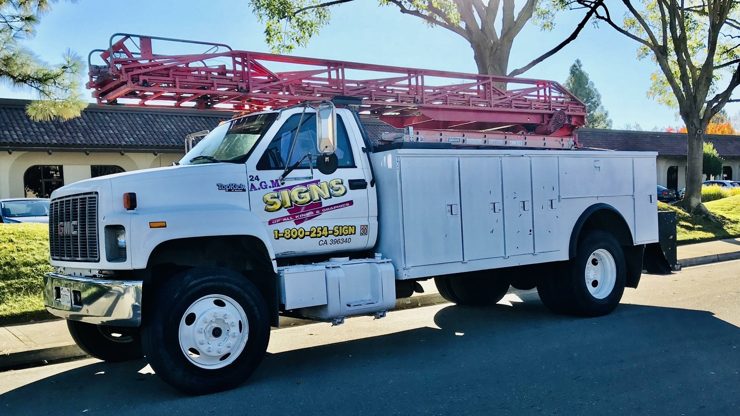 AGM Signs truck