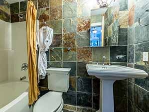 In-law or guest suite en-suite