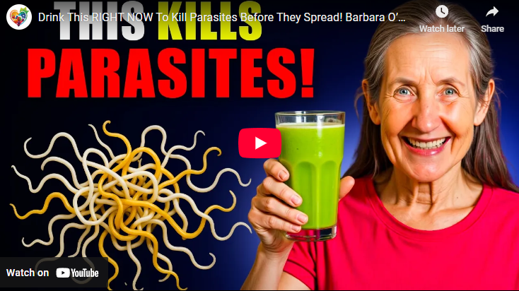 Natural ways to fight against parasites with a green drink, illustrated.