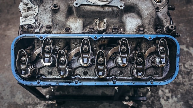 Detailed collage illustrating oil leak repair and vehicle maintenance with major leaks.