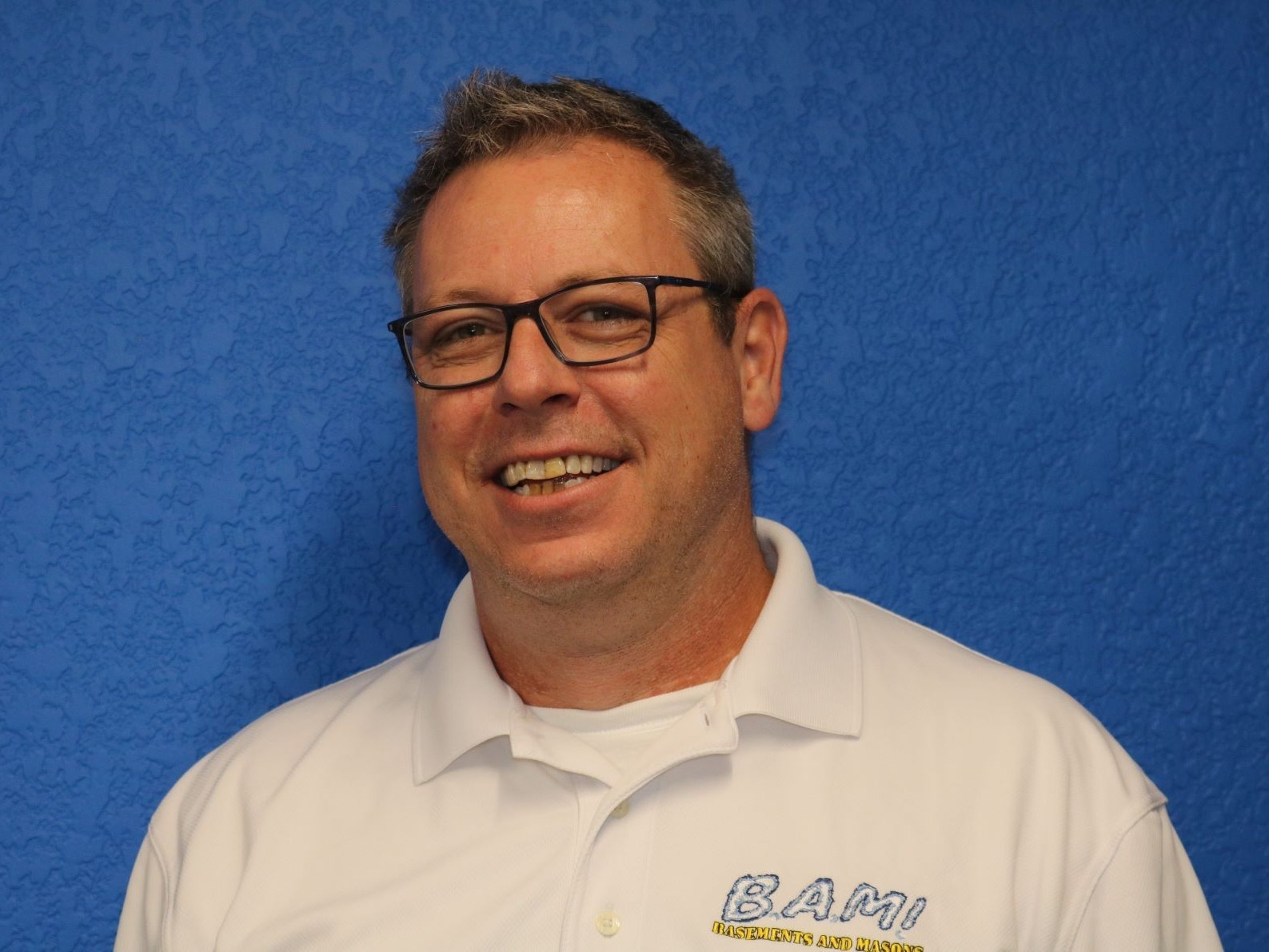 <img src="Tom Kinman" alt="employee">