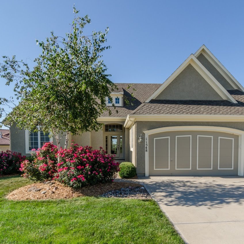 House with driveway