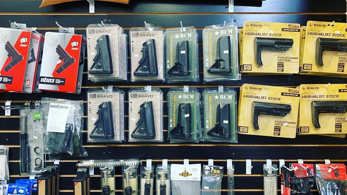 Pistol and handgun grips and accessories