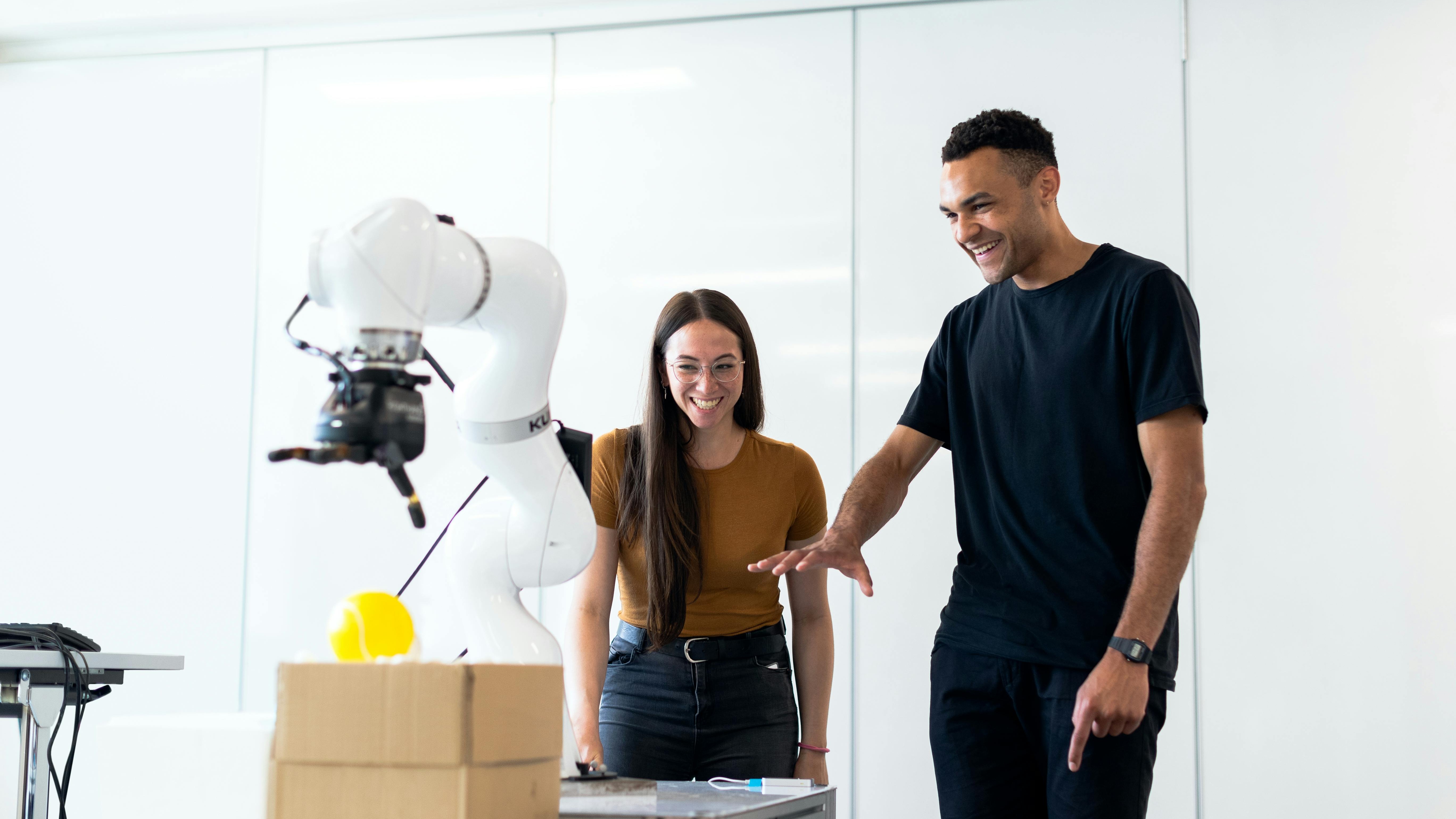 AI enhances news understanding, promoting HR technology insights.