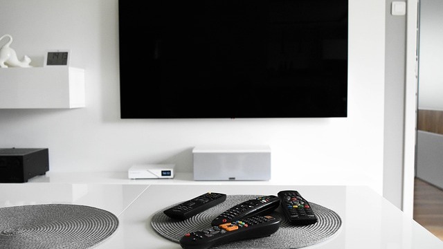 Install OTT Player on Samsung TV display with smart devices.