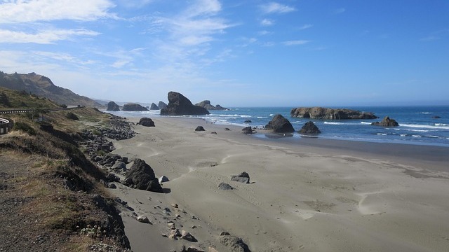 Astound powers up new fiber internet near Oregon Coast — with help from AWS