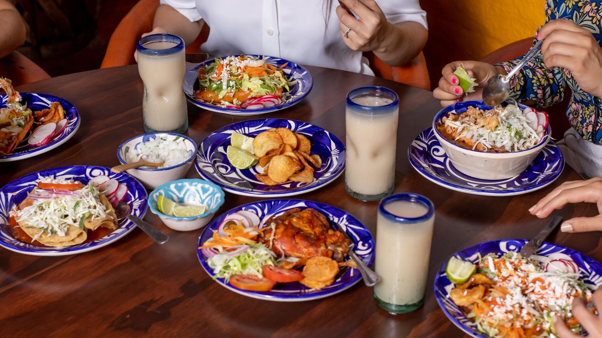 Family dining at a family-friendly restaurant in San Antonio