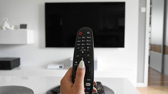 Play Treats Customers to 8 Months of Free Fiber Internet, TV