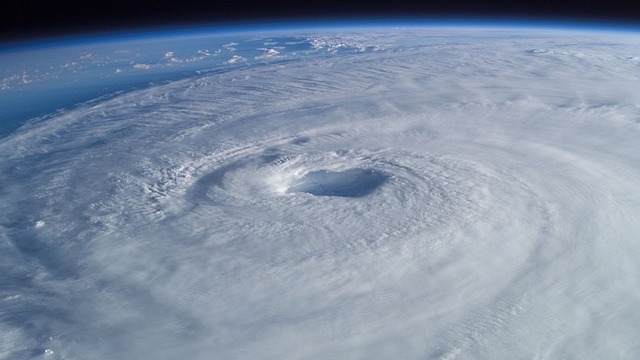 Rescue helicopter during Hurricane Katrina brave stories.