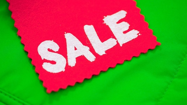 2025 Labor Day Weekend Sales Omaha: Clothing and home decor
