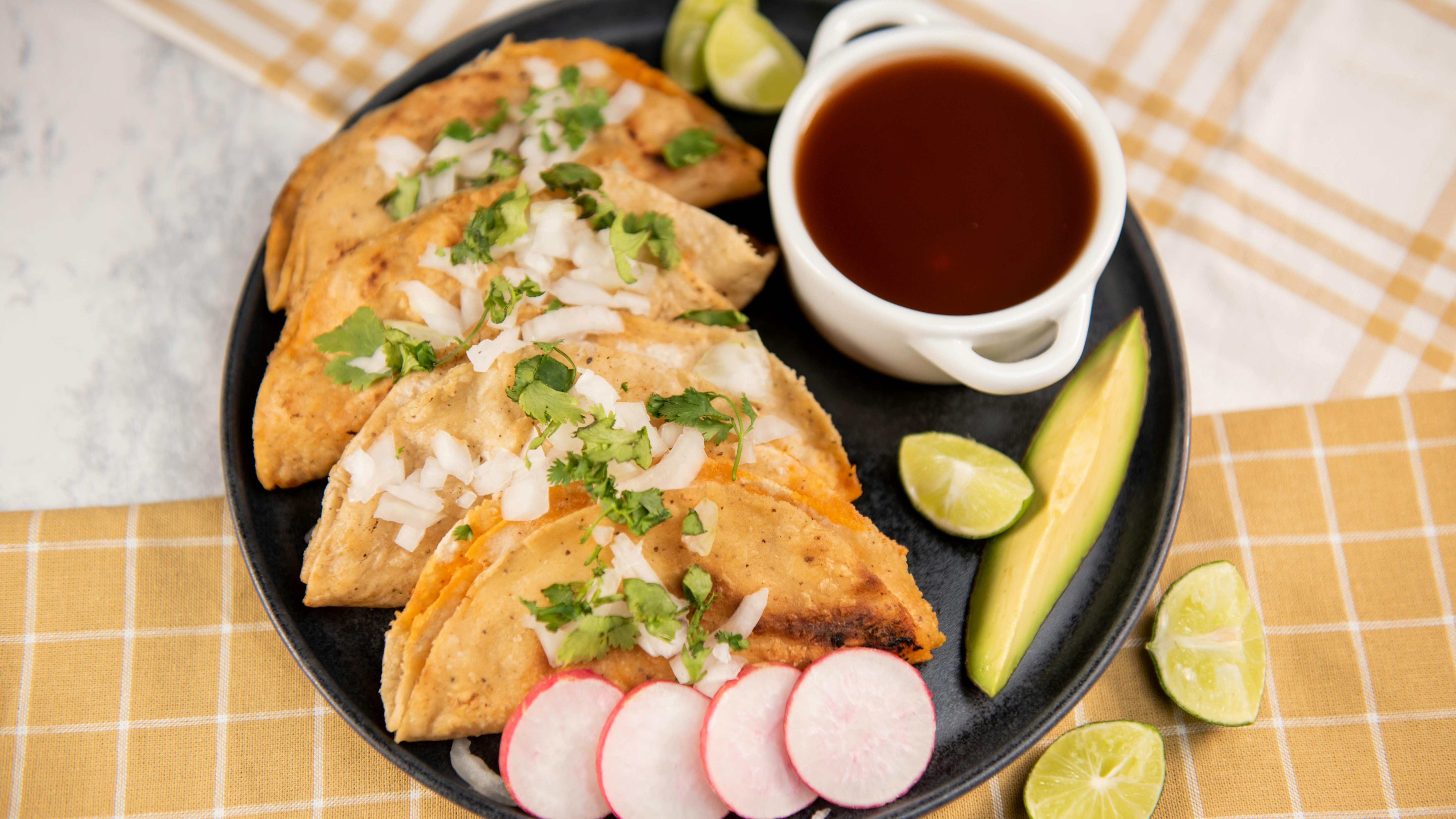 15-minute Korean beef tacos with sesame seeds and onions.