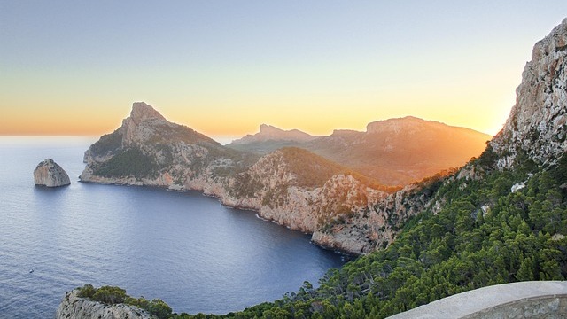 mallorca travel destination for a perfect honeymoon