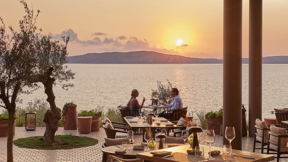 Elegant individuals, Mandarin Oriental brand update