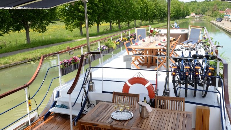 La Belle Epoque Canal Cruise