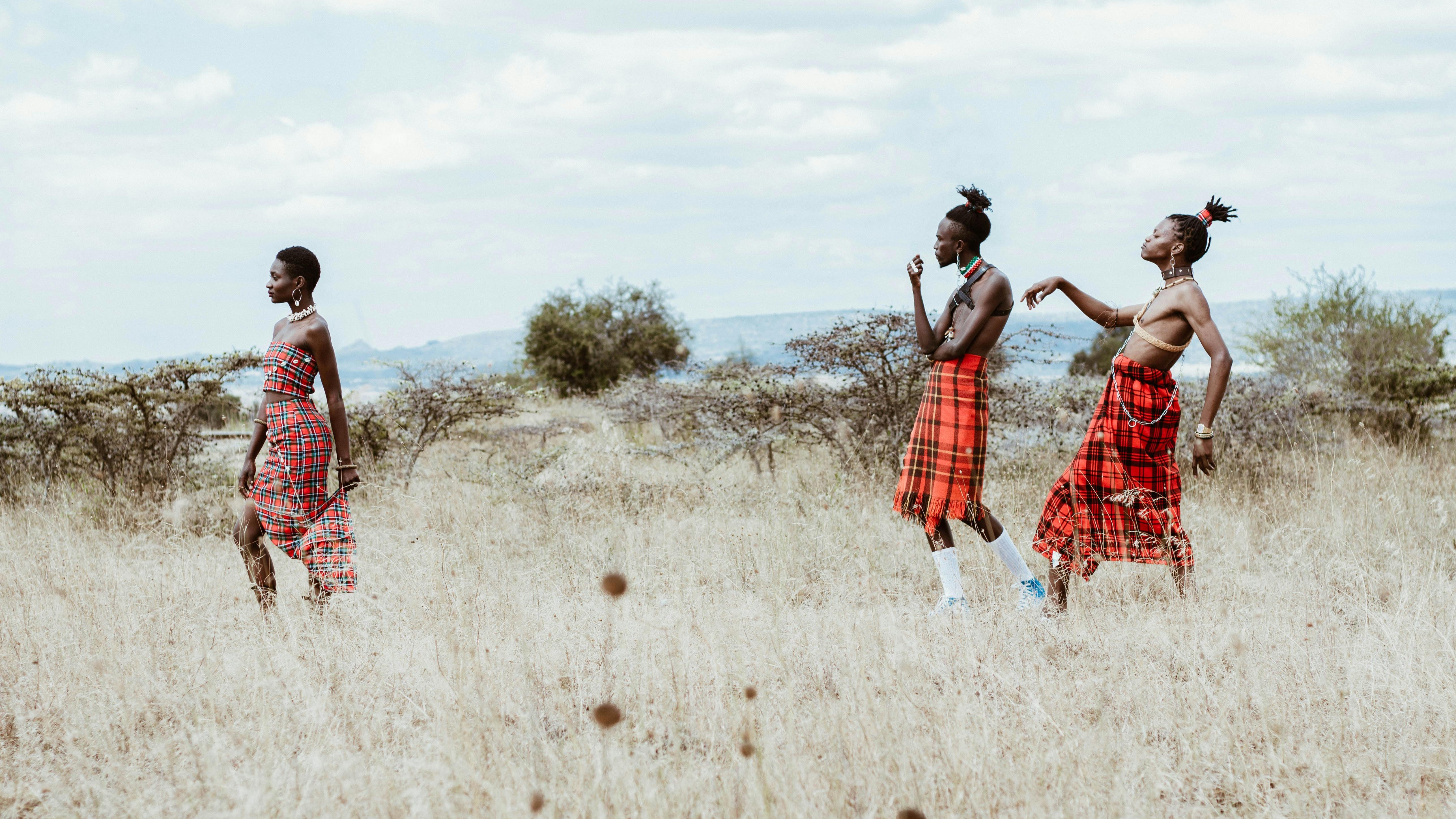 Authentic luxury travel experiences with cultural scene and traditional bread baking