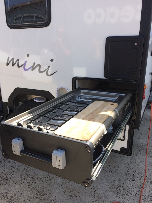 sunland-mini-outside-3