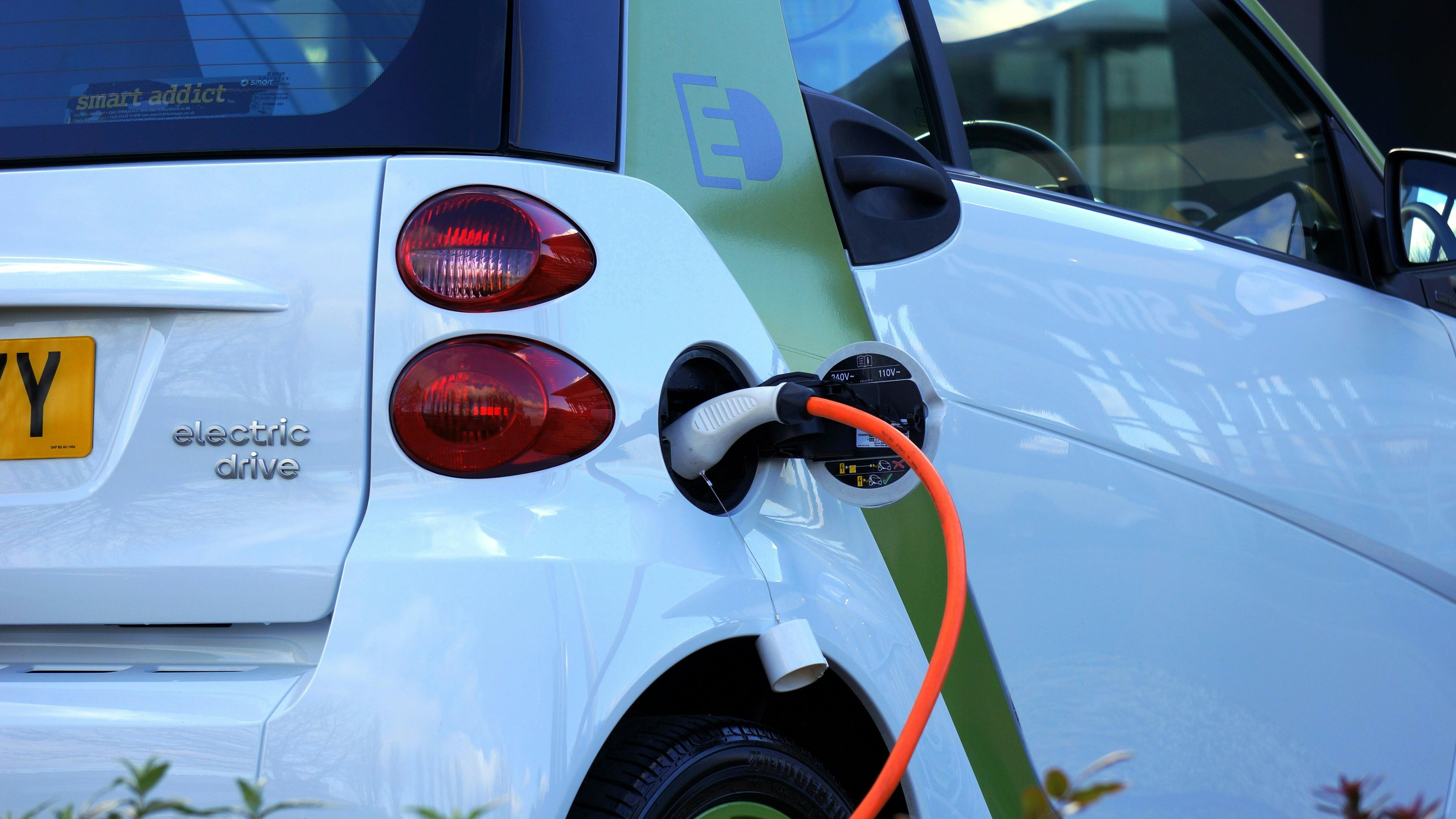 Podcast cover on sustainability roadmap for EVs.