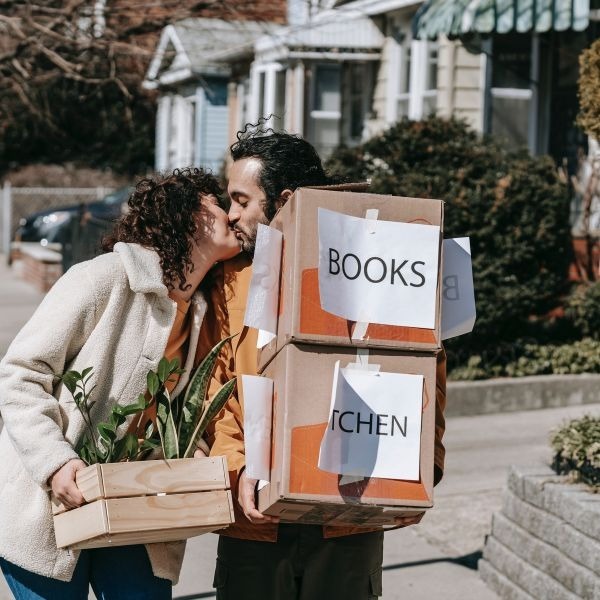 How to unpack moving boxes after moving