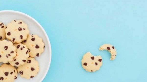 How Do Lactation Cookies Work? What a Dietitian Wants You to Know
