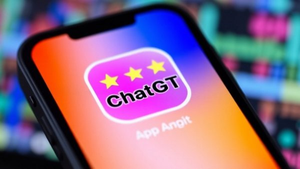 AI in education app icon 'ChatGT' with stars on a phone screen.