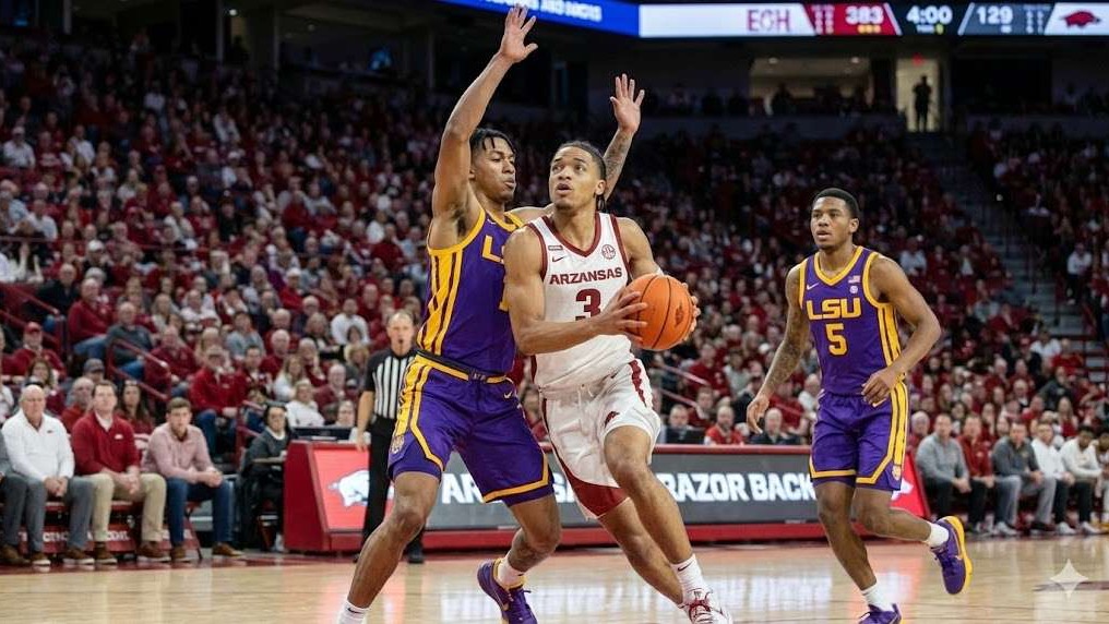 Dynamic sports panel discussing Darius Acuff impact on Arkansas Razorbacks basketball.