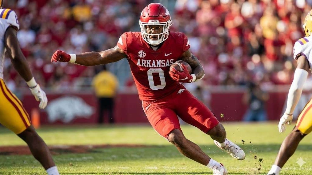Braylen Russell returning to Arkansas with a dynamic football play