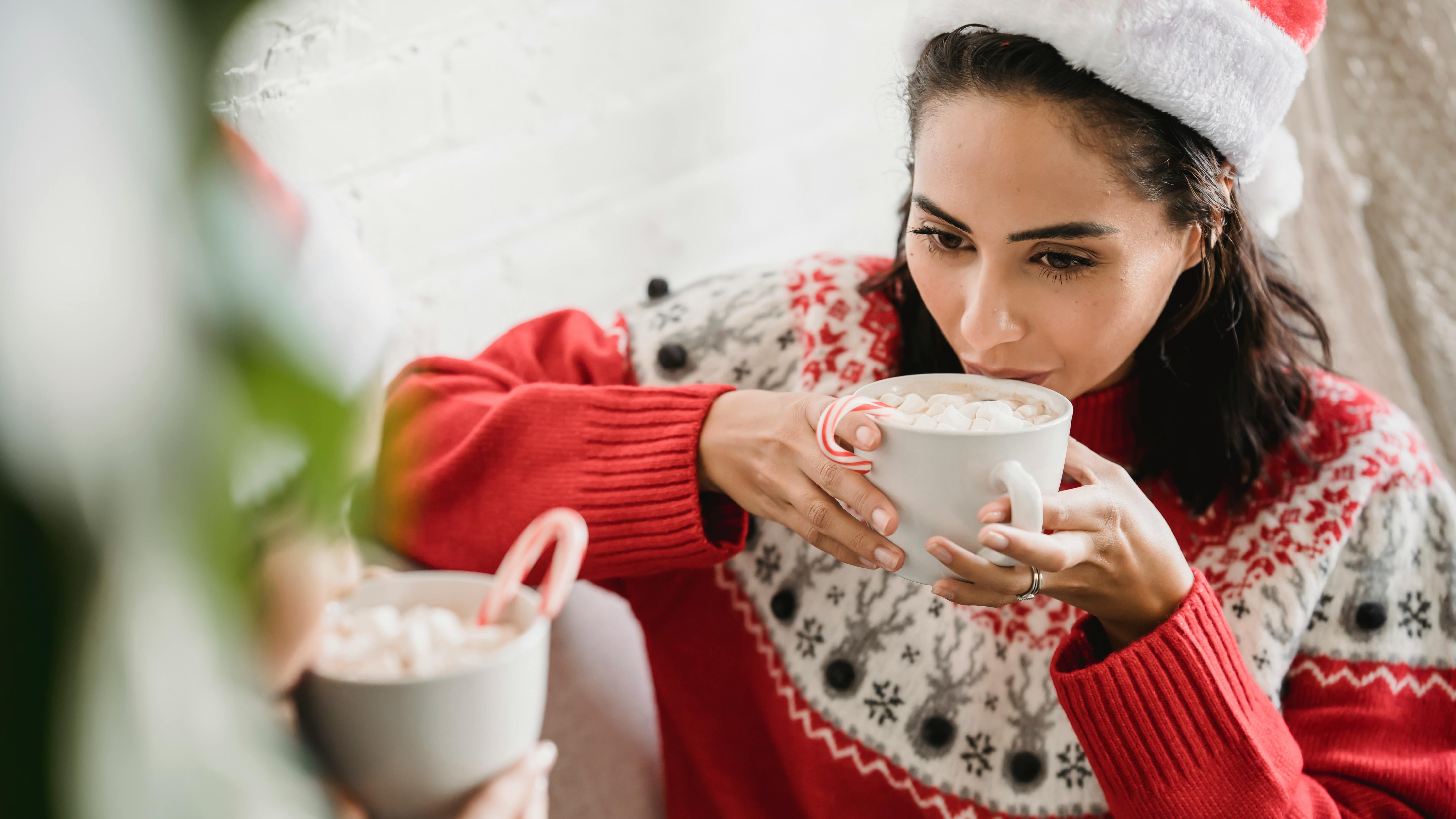 Chilly weather forecast in Arkansas with TV presenter.