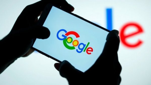 Googlebot crawling architecture concept with Google logo on phone.