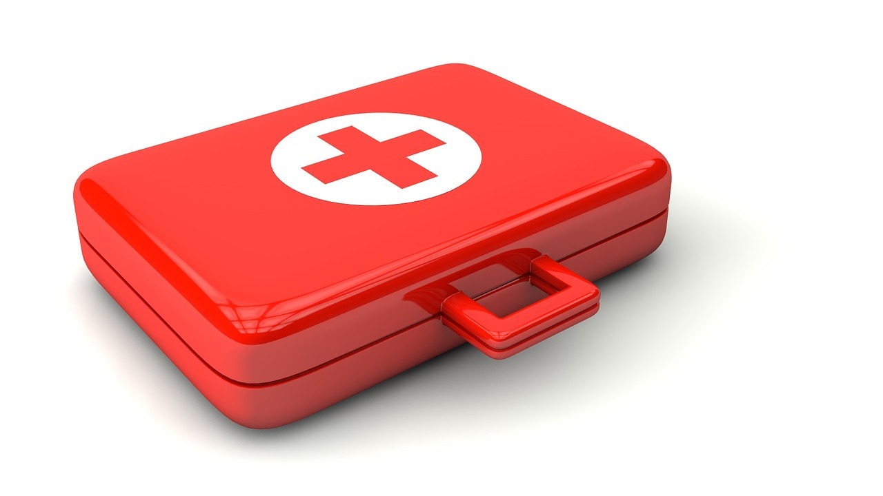 What do I need in my first aid kit? 