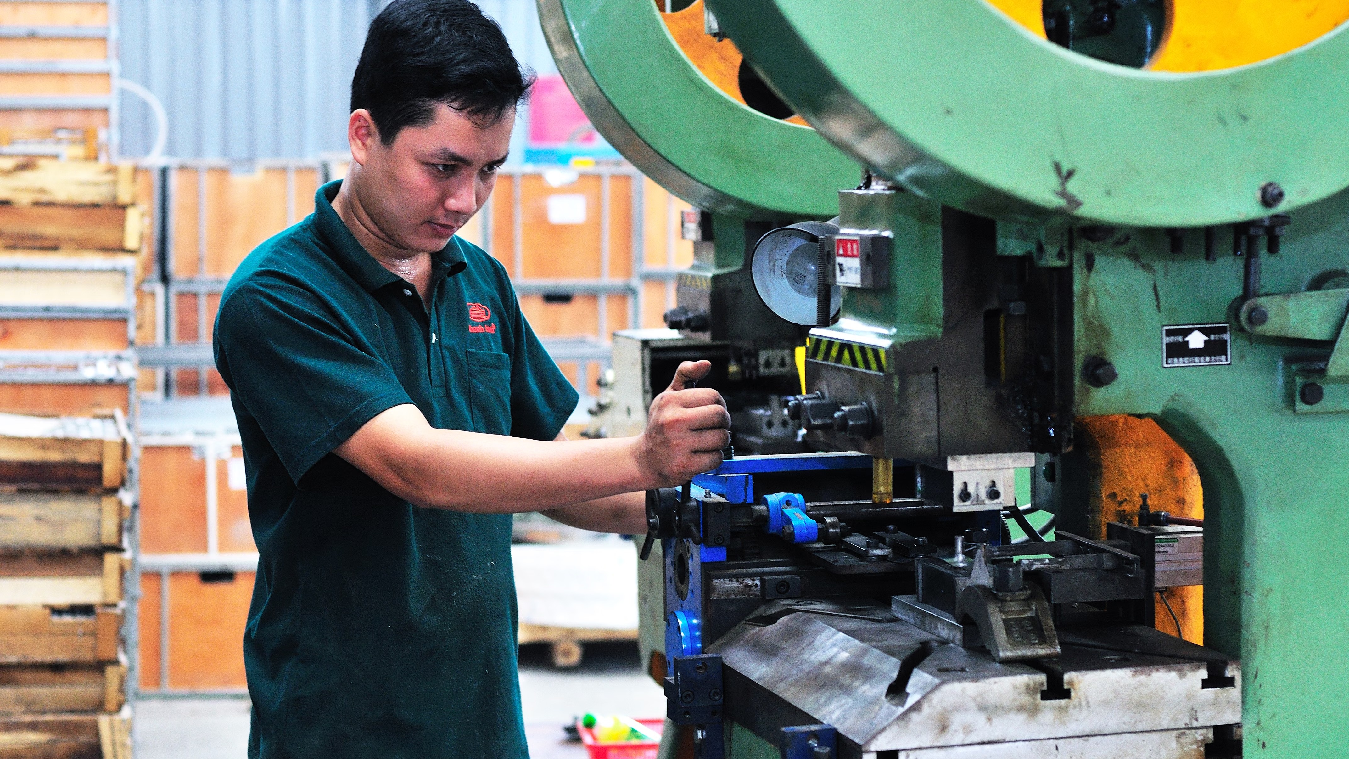 MIT Initiative for New Manufacturing logo, highlighting manufacturing financing.