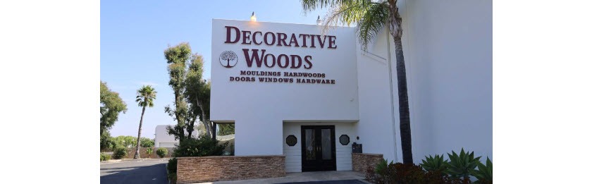 Minimalistic tree logo in burgundy for doors manufacturer branding