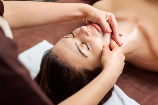 Signature Facial Lift Therapy