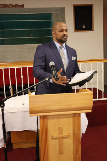 Pastor Sean