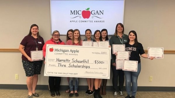 Michigan Apple Committee Awards Three $7,000 Scholarships