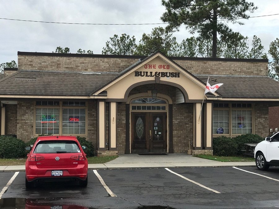 Charming pub facade in Myrtle Beach, ideal for St. Patrick’s Day events.