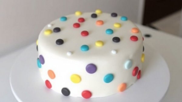 These Dot Cakes Are Spot On