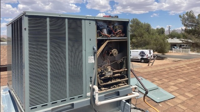 Emergency Noris Heating and Air technician provides 24/7 furnace repair service