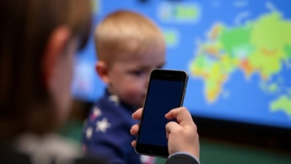 Australia’s child social media ban is failing, and the Senate just delayed the fix