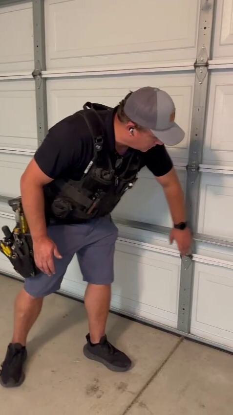 garage door service technician