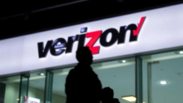 Verizon outage affects over 2 million users: What 'SOS' means, refunds, more updates