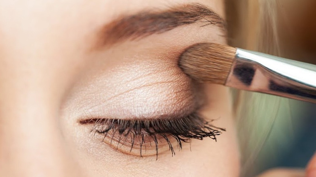 eyelash lengthening 