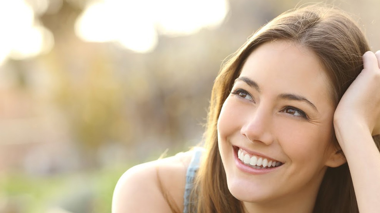 A mono dental implant smile