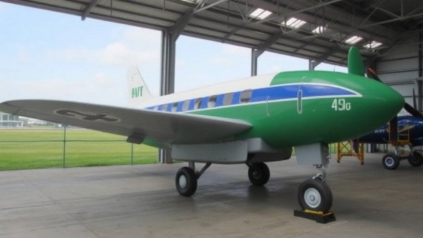 A 1960 Ilyushin 18 at Teuge: €475 Weeknights, €550 Weekends